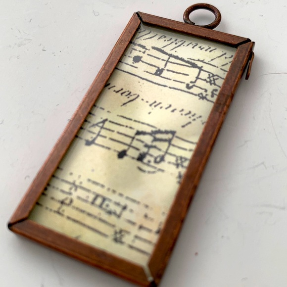 🎶 Music Lover’s Pendant 🎶 - Picture 1 of 4